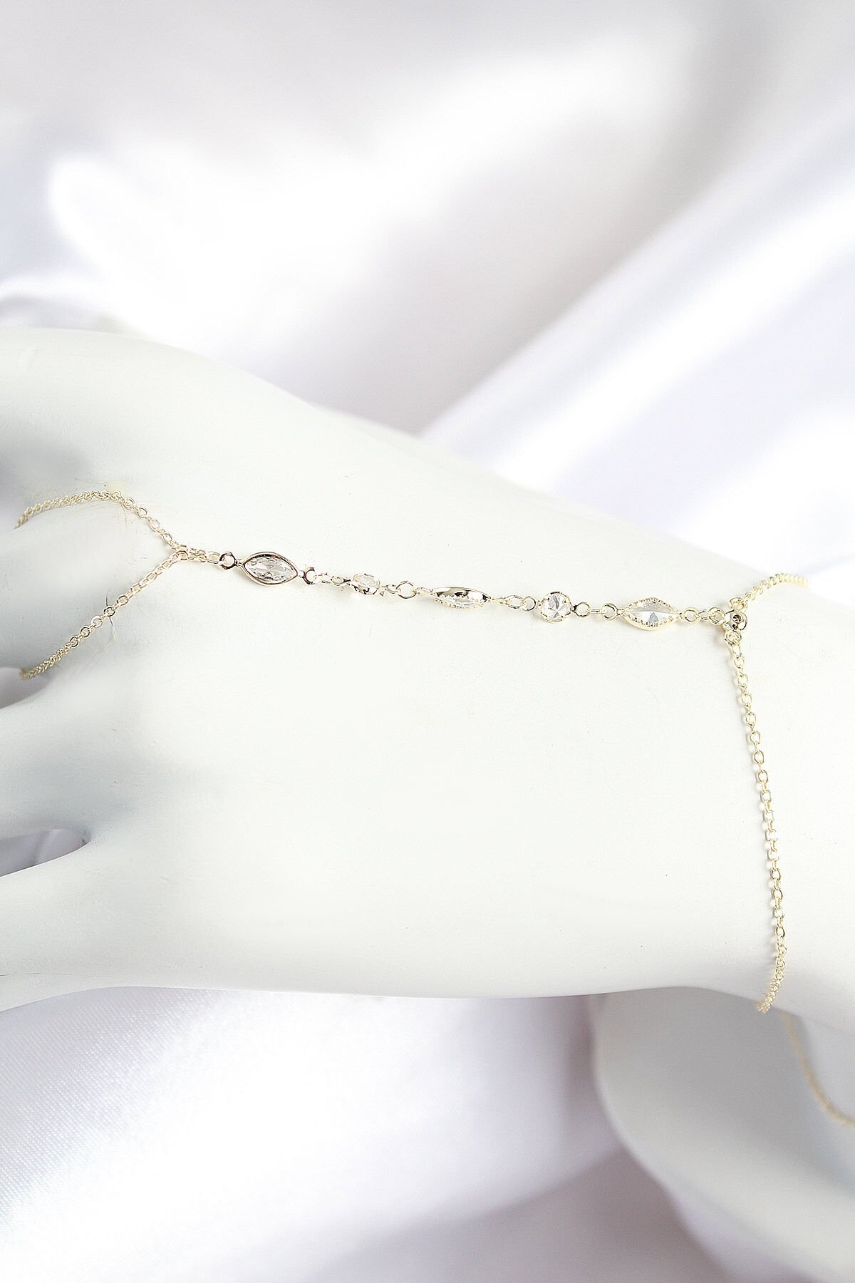 Pirinç Zirkon Taşlı Y Model Gold Renk Kadın Şahmeran - TJ-SN691