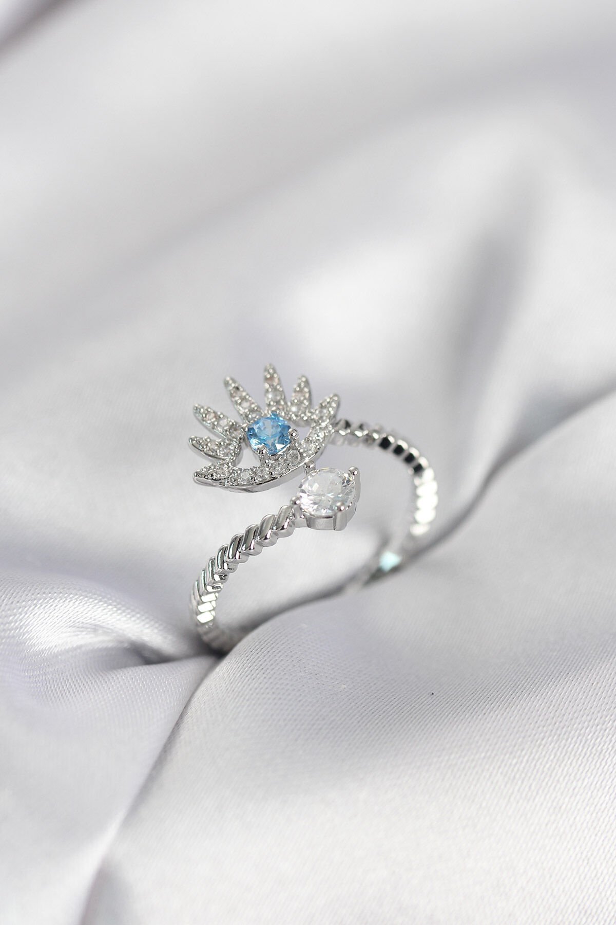 Gümüş Renk Göz Model Zirkon Taşlı Kadın Yüzük - TJ-BYK4073