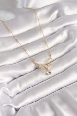 316L Çelik Gold Renk Zirkon Taşlı Kanat Model Sallantı Zirkon Taş Detay Kadın Kolye - TJ-BKO8402