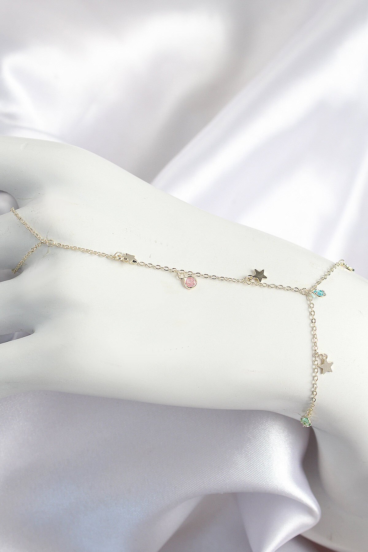 Pirinç Renkli Zirkon Taşlı Sallantılı Yıldızlı Model Gold Renk Kadın Şahmeran - TJ-SN707