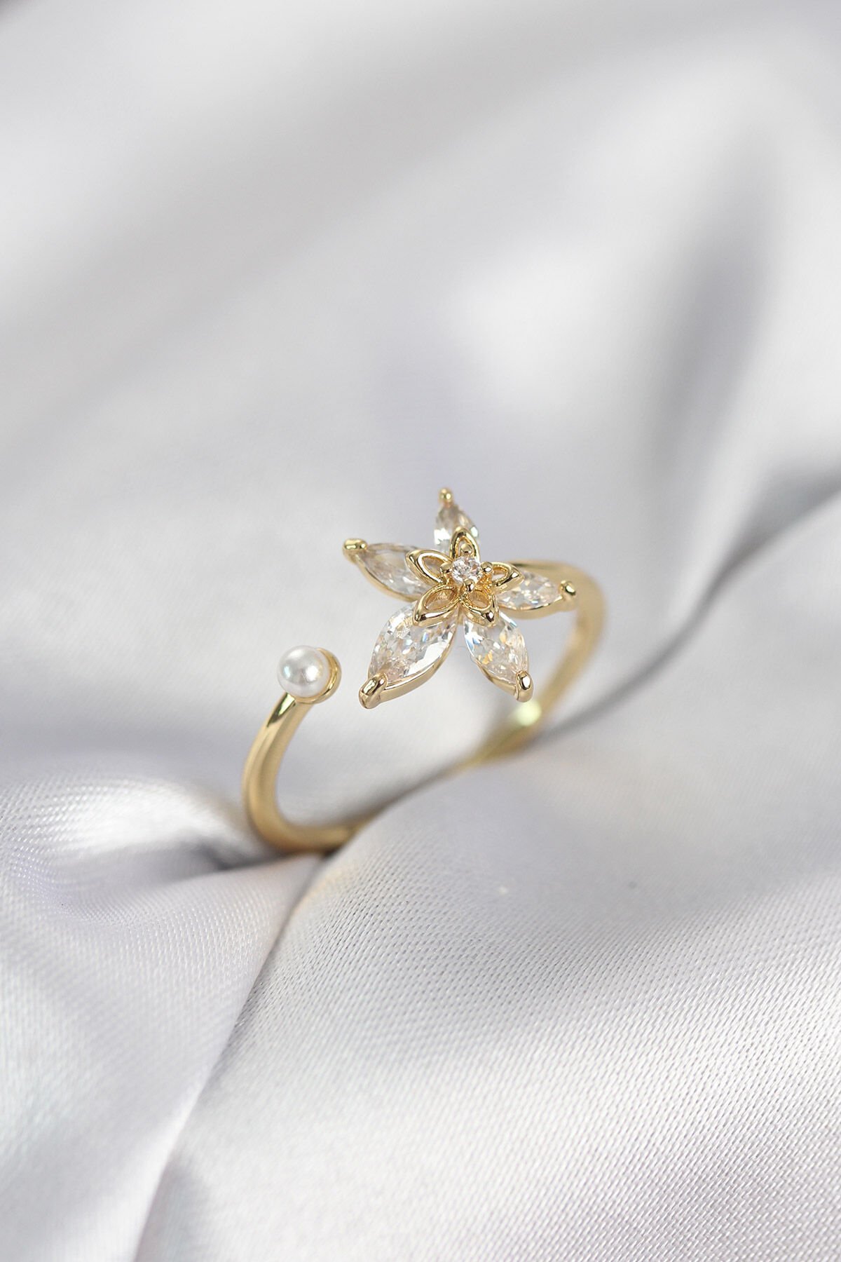 Lotus Model Zirkon Taşlı Gold Renk Kadın Yüzük - TJ-BYK4095