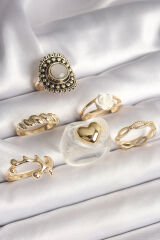 Pirinç Gold Renk Beyaz Gül Figür Kalp İşlemeli Sarmal Detay 6'Lı Kadın Yüzük Seti - TJ-BYK3639