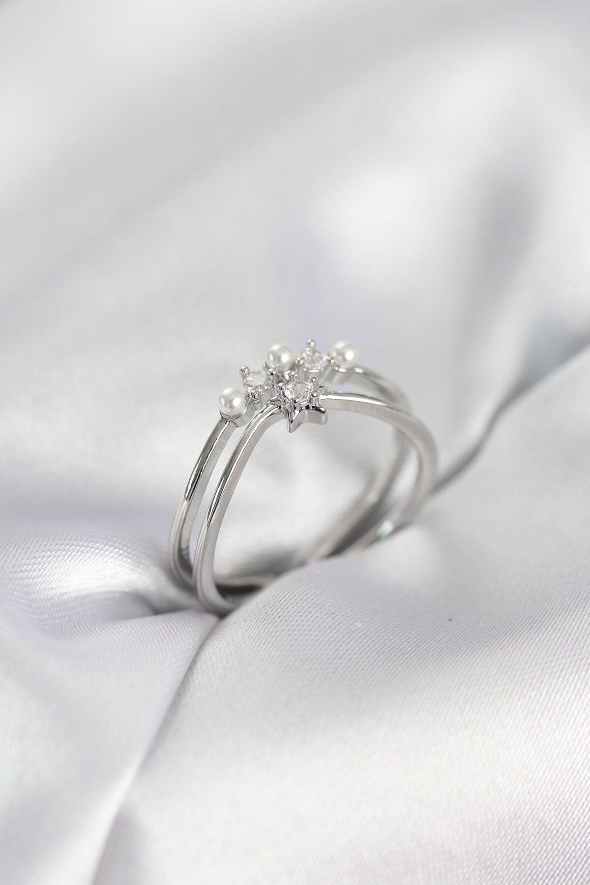 Gümüş Renk İncili Yıldız Model Zirkon Taşlı Kadın Yüzük - TJ-BYK4100