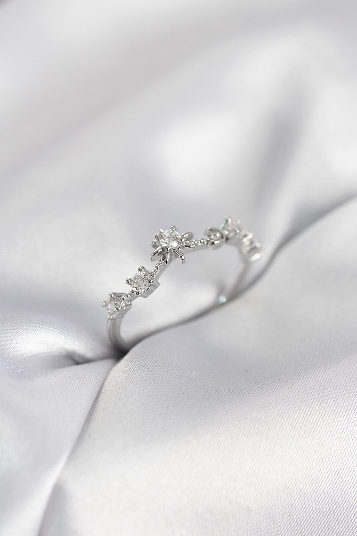 Gümüş Renk Gece Temalı Zirkon Taşlı Kadın Yüzük - TJ-BYK4110