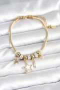 Pirinç Gold Renk Yıldız Charmlı Kadın Bileklik - TJ-BB7993