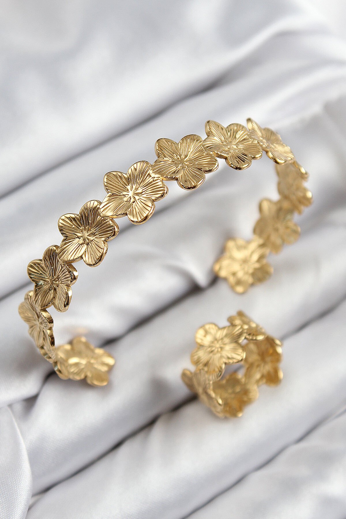 Pirinç Çiçek Model Gold Renk Bileklik Yüzük Set - TJ-BB7604