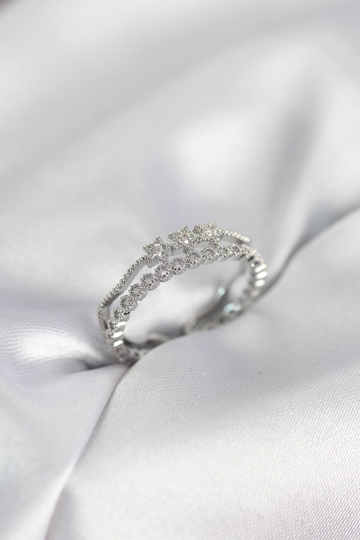 Gümüş Renk Minimal Yıldızlı Model Kadın Yüzük - TJ-BYK4116