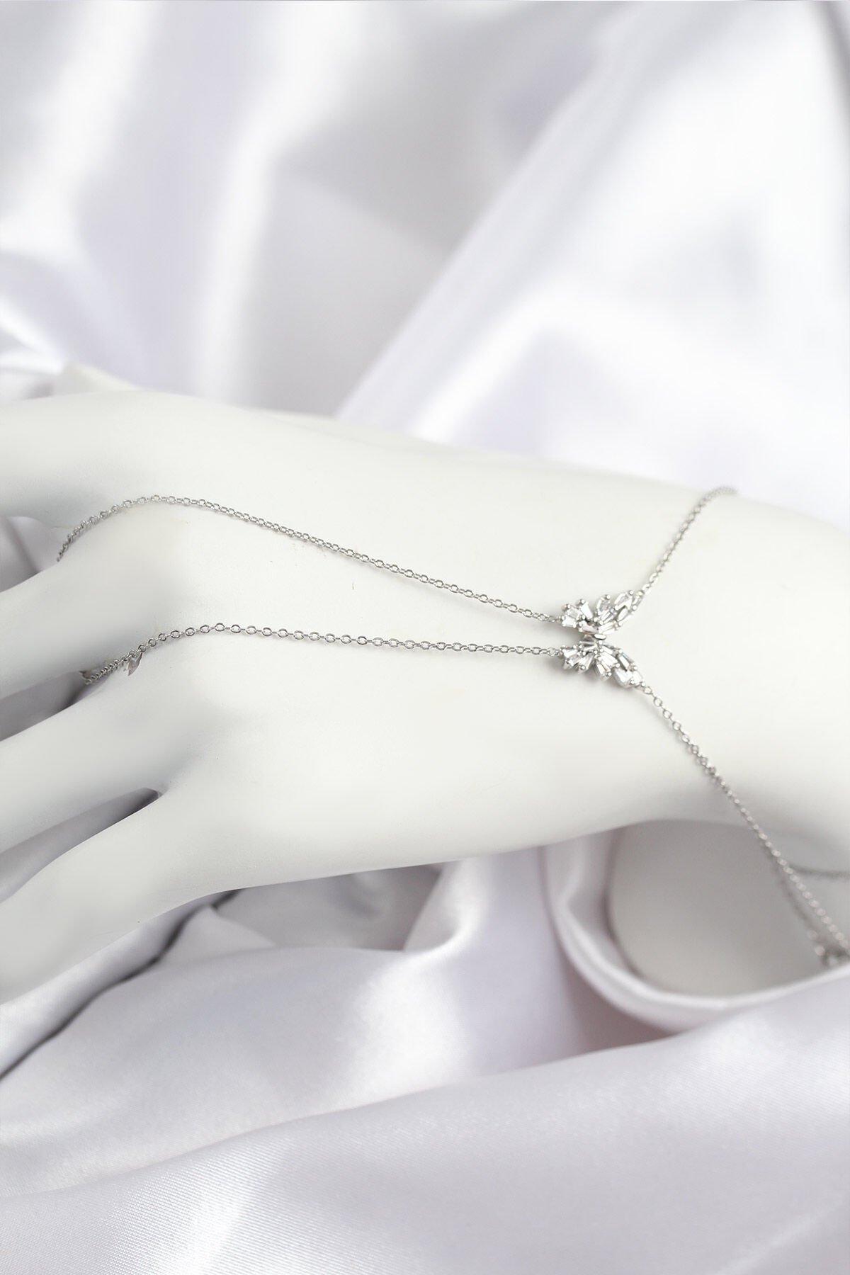 Pirinç Zirkon Taşlı Kelebek Model Gümüş Renk Şahmeran - TJ-SN716