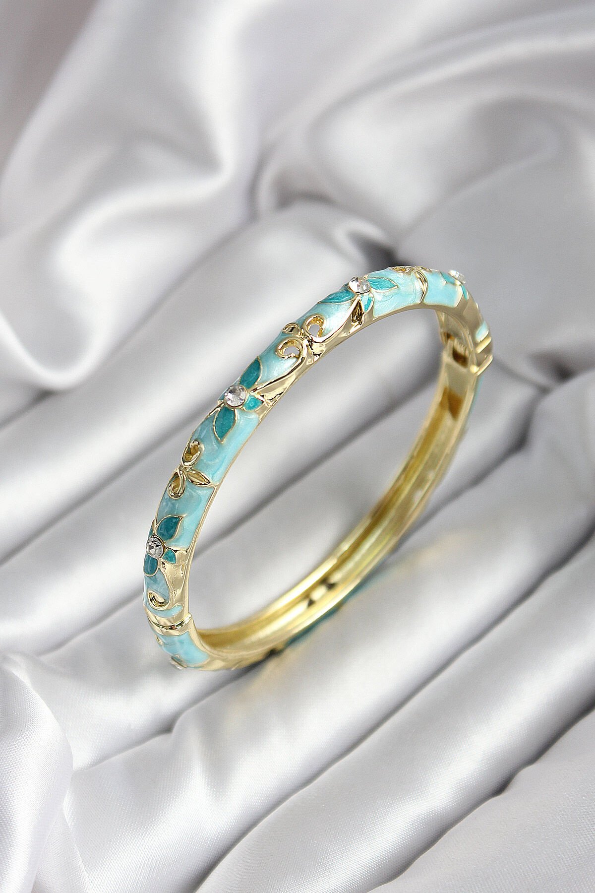 Mineli Pirinç Turkuaz Çiçek Desenli Zirkon Taşlı Gold Renk Kadın Kelepçe (çap 60 mm) - TJ-BB6990