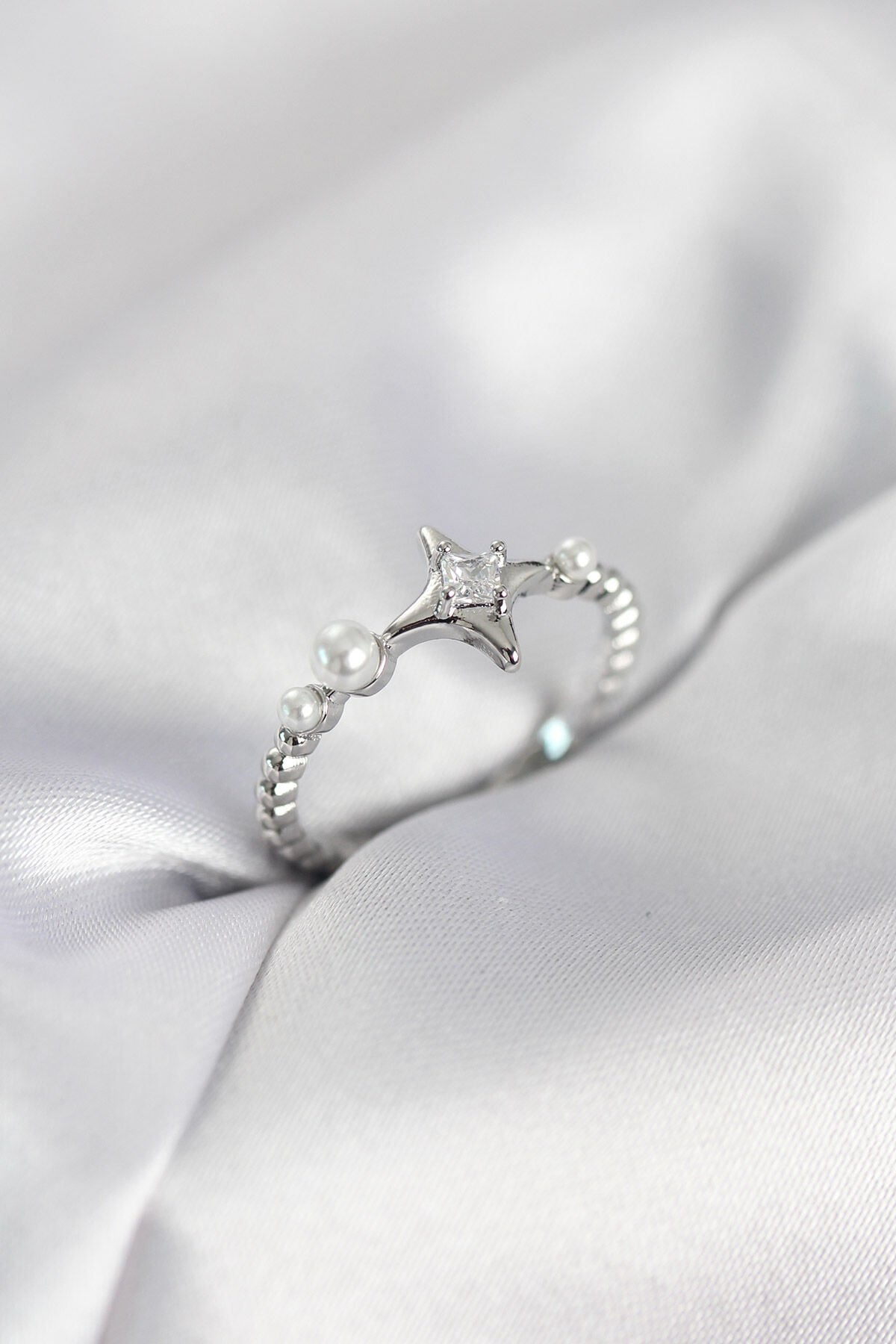 Minimal Kutup Yıldızı Model Zirkon Taşlı Gümüş Renk Kadın Yüzük - TJ-BYK4126