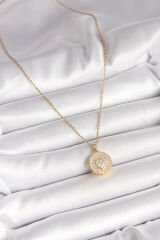 316L Çelik Gold Renk Zincir Madalyon Zirkon Taşlı Kalp Model Kadın Kolye - TJ-BKO9946