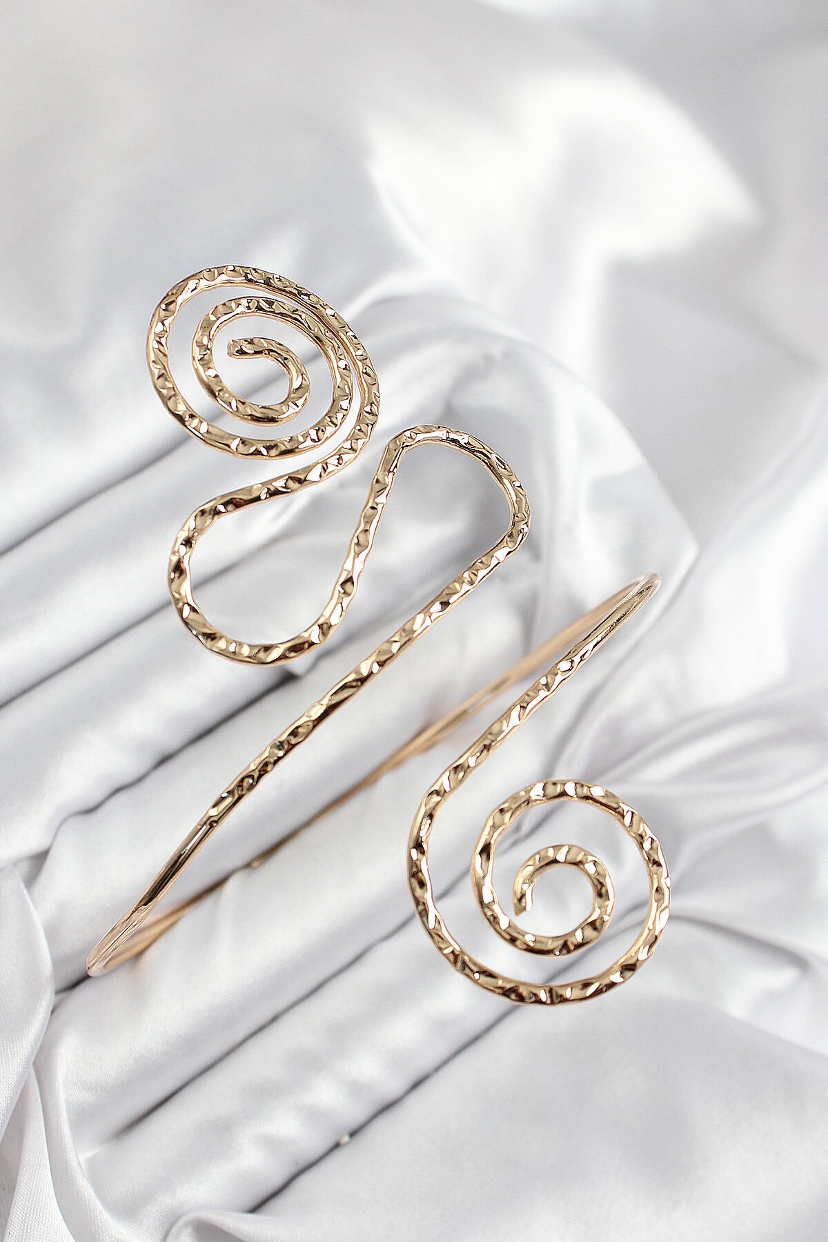 Pirinç Etnik Model Gold Renk Pazu Bileklik - TJ-BB7616