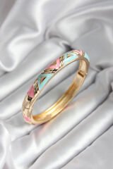 Mineli Pirinç Mavi Ve Pembe Üçgen Desenli Gold Renk Kadın Kelepçe (çap 60 mm) - TJ-BB6997