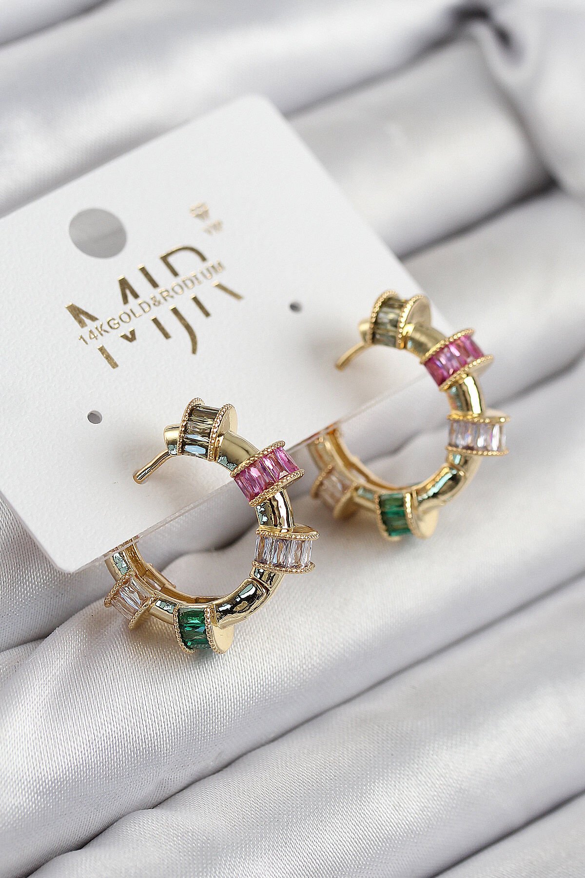 Pirinç Zirkon Taşlı Halka Model Gold Renk Kadın Küpe - TJ-BKP11208