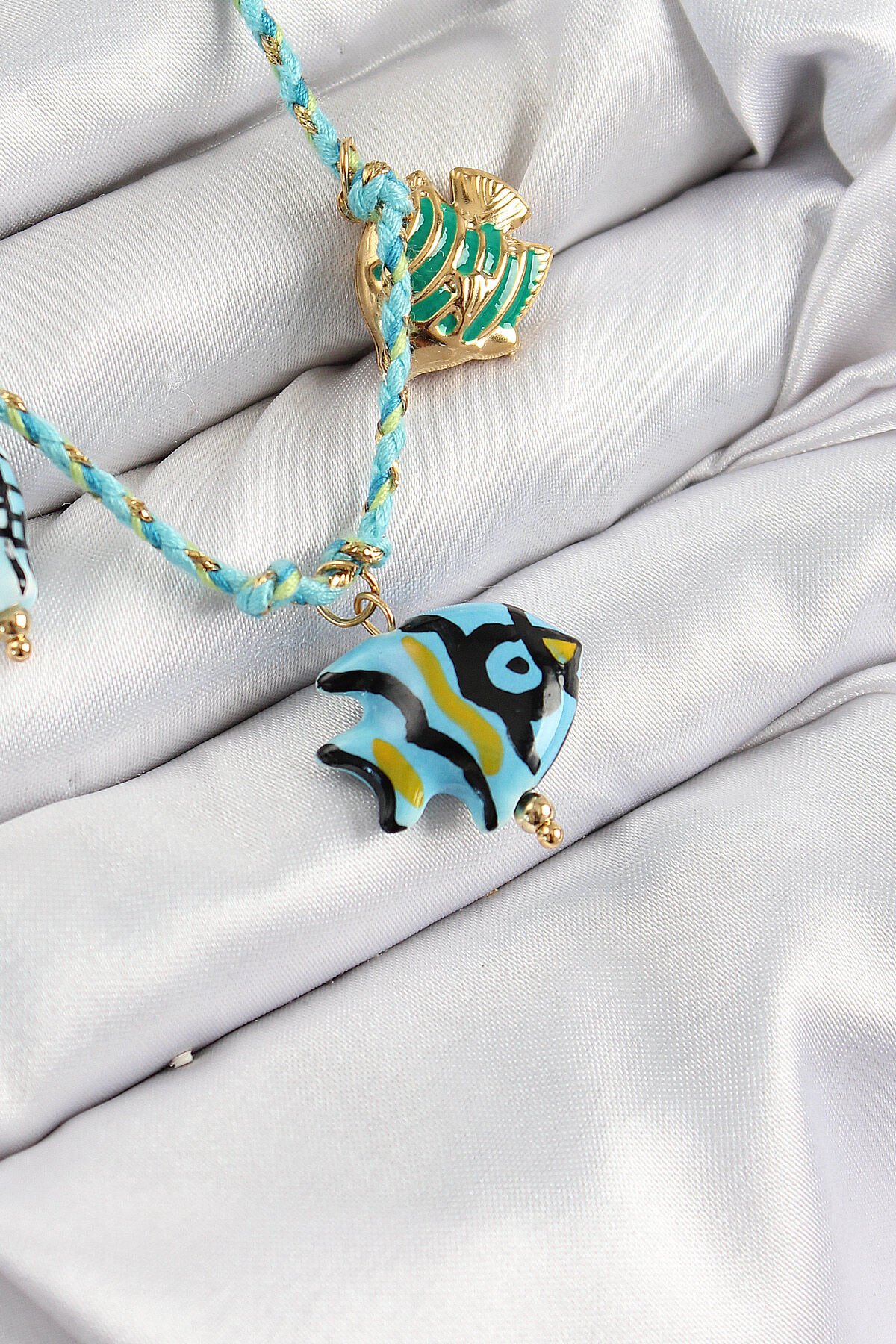 Seramik Motifli Balık Figürlü Model Mavi İp Kadın Kolye - TJ-BKO10395