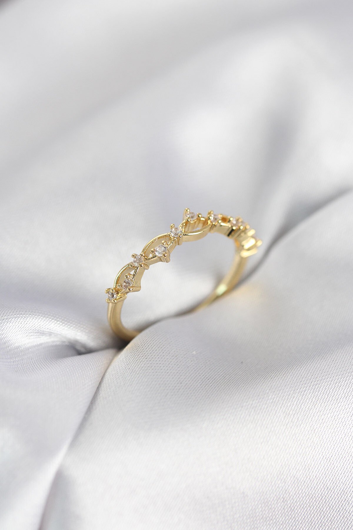 Zirkon Taşlı Pirinç Gold Renk Kadın Yüzük - TJ-BYK4137