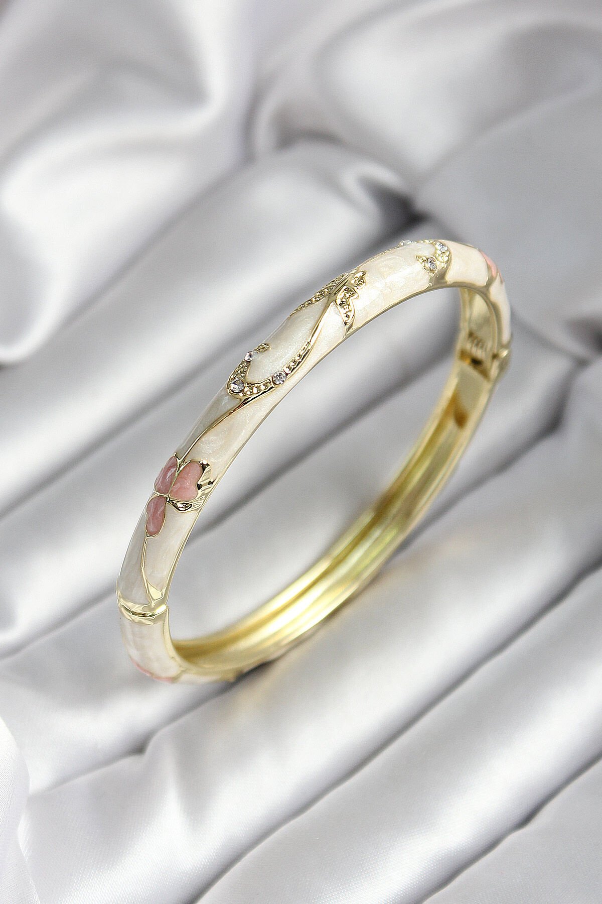 Mineli Pirinç Kırık Beyaz Çiçek Desenli Zirkon Taşlı Gold Renk Kadın Kelepçe - TJ-BB7008