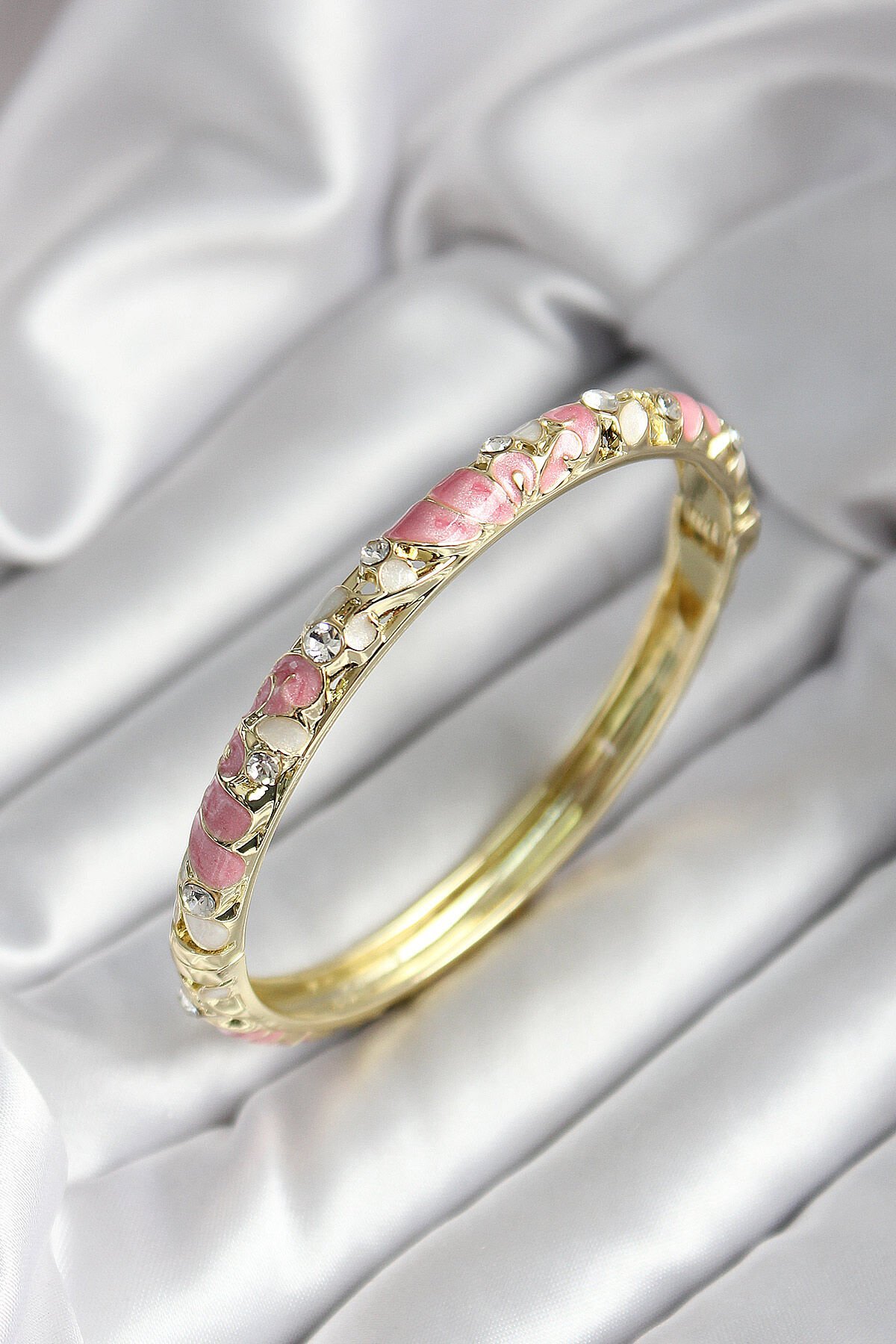 Mineli Pirinç Pembe Çiçek Desenli Zirkon Taşlı Gold Renk Kadın Kelepçe - TJ-BB7013