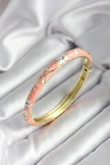 Mineli Pirinç Yavru Ağzı Çiçek Desenli Zirkon Taşlı Gold Renk Kadın Kelepçe - TJ-BB7014