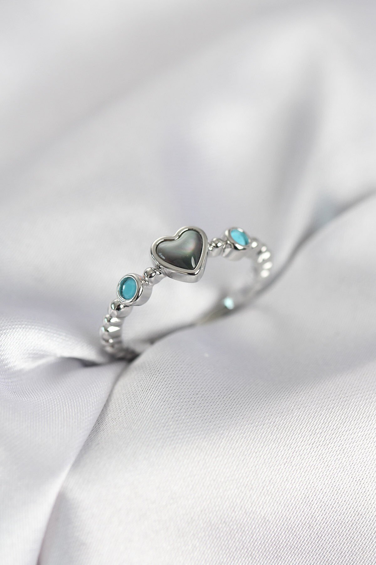 Gümüş Renk Hematit Taşlı Kadın Yüzük - TJ-BYK4154