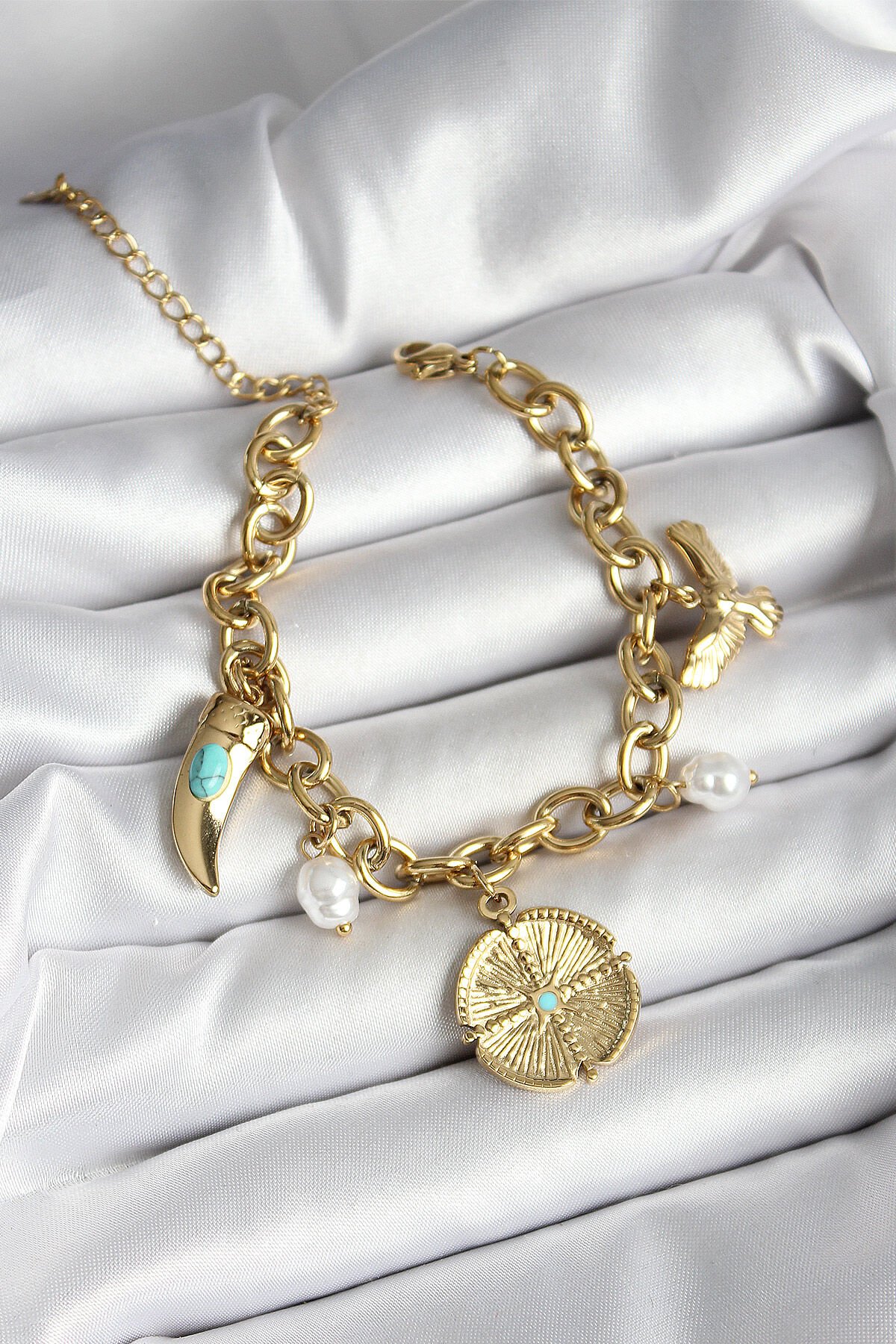 316L Çelik Yonca Fil Dişi ve Kuş Figürlü İnci Detaylı Sallantılı Gold Renk Kadın Bileklik - TJ-BB7031