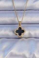 316L Çelik Gold Renk Siyah Mineli Zirkon Taşlı Yonca Figürlü Kolye - TJ-BKO9198