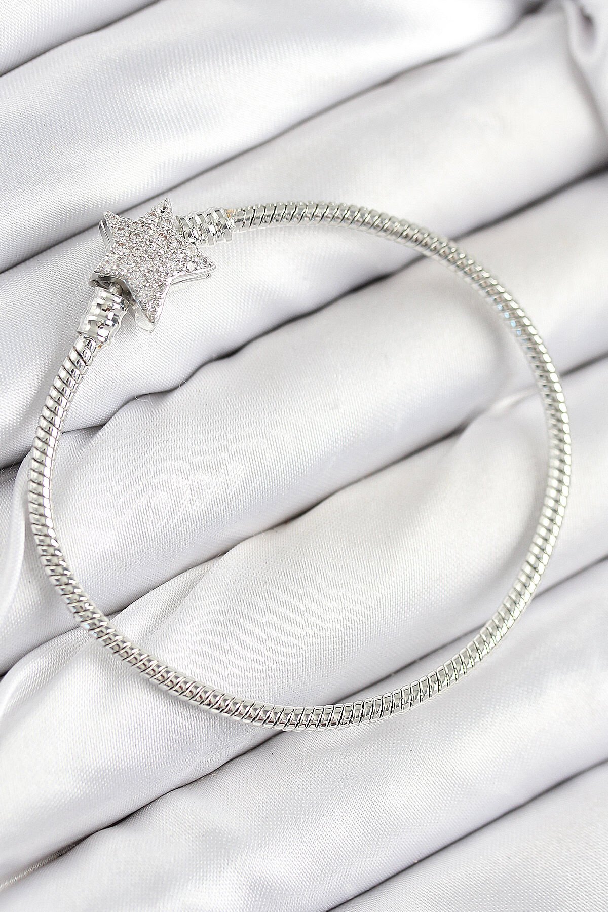 Pirinç Charm Zirkon Taşlı Yıldız Model Gümüş Renk Kadın Bileklik - TJ-BB7804