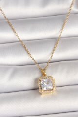 316L Çelik Gold Renk Zincir Kare Zirkon Taşlı Model Kadın Kolye - TJ-BKO9992