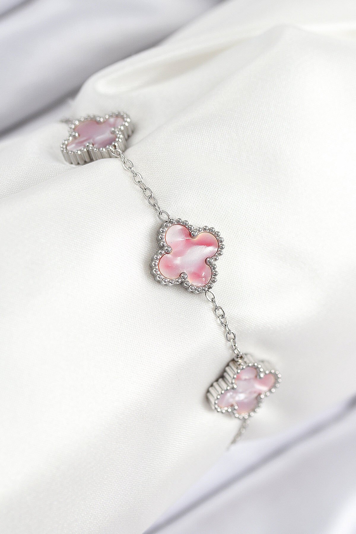 316L Çelik Sedefli Pembe Gümüş Renk Yonca Kadın Bileklik - TJ-BB7812