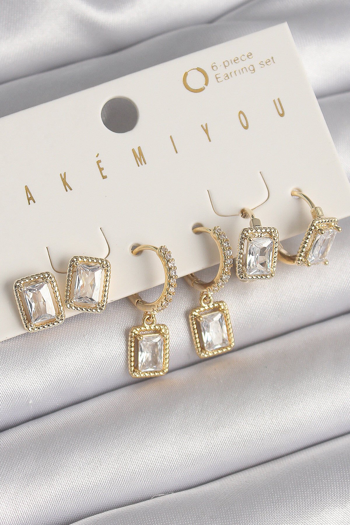 Pirinç Gold Renk Sallantı Kare Zirkon Taşlı VIP Seri Kadın Küpe Seti - TJ-BKP10214