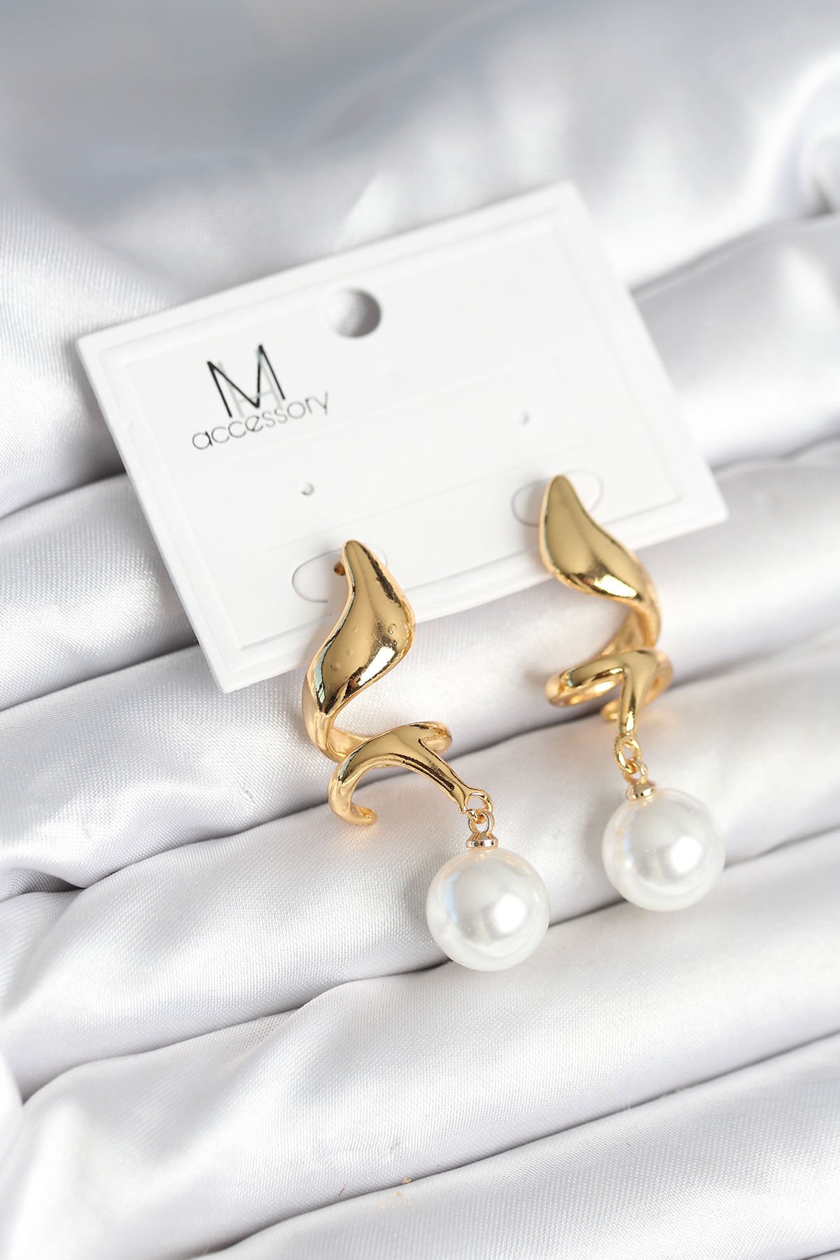 inci Detaylı Sarmal Model Gold Renk Pirinç Kadın Küpe - TJ-BKP11291