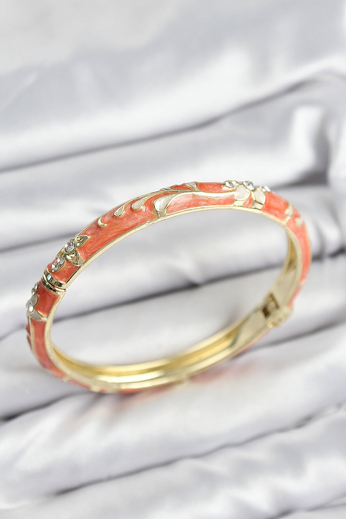 Mineli Pirinç Zirkon Taşlı Turuncu Çiçek Motifli Gold Kadın Kelepçe - TJ-BB7630