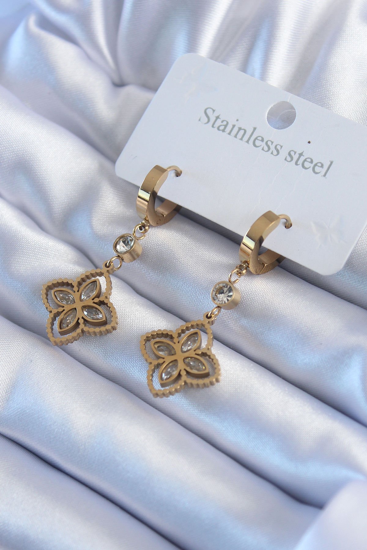 316L Çelik Gold Renk Zirkon Taşlı Çiçek Model Kadın Küpe - TJ-BKP8013