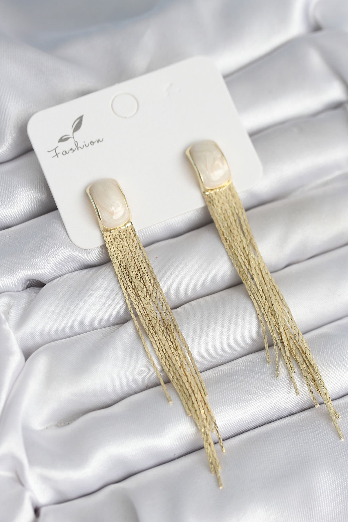 Sallantılı Beyaz Mineli Gold Renk Kadın Küpe - TJ-BKP11305